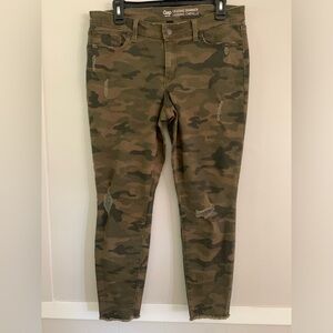 GAP Distressed Camo Jegging